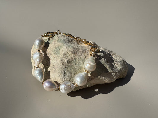 Golden Glow Baroque Bracelet