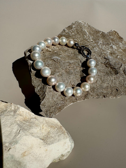Classic Round Pearl Bracelet